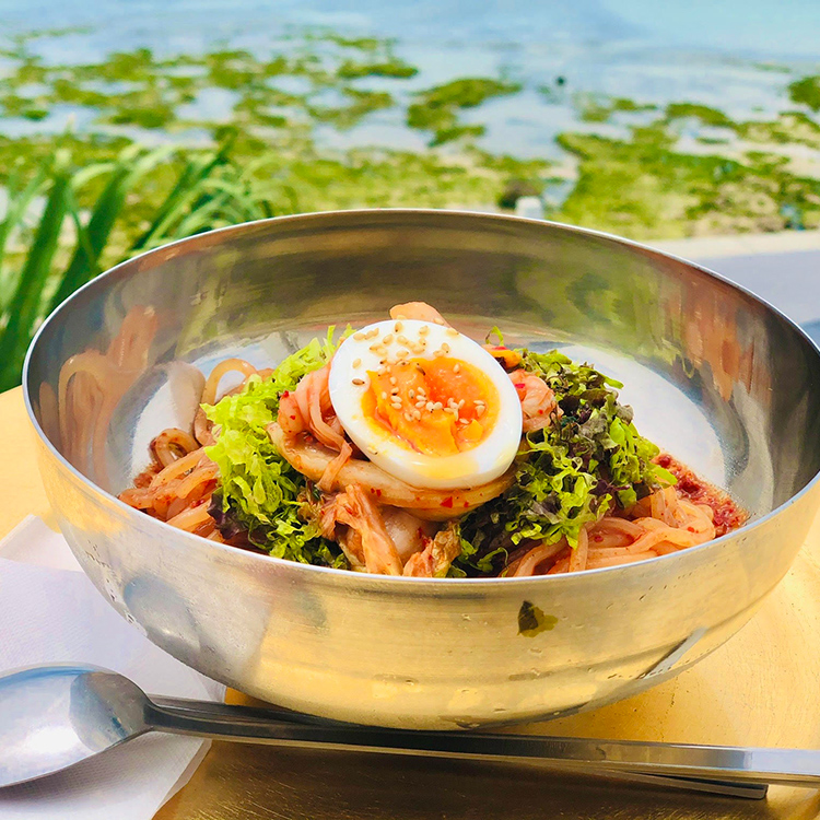 ビビン麺(甘辛味噌のまぜ麺)